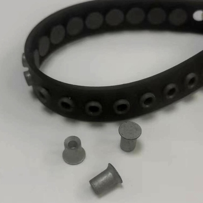 Self Piercing Rivets Dacromet Finish Self Piercing Rivets 7.45mm Kepala 3.1mm Di Dalam Lubang