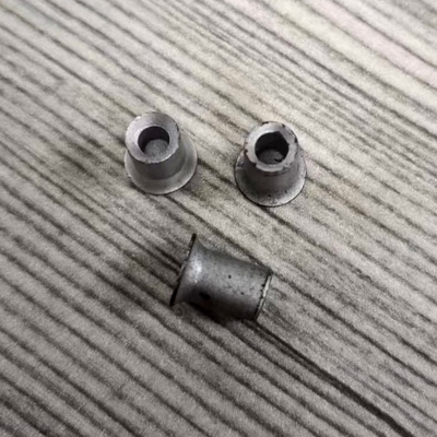 Self Piercing Rivets Dacromet Finish Self Piercing Rivets 7.45mm Kepala 3.1mm Di Dalam Lubang