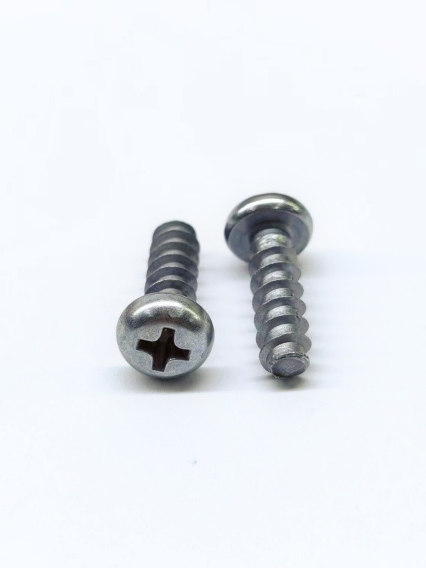 Zinc Nickel Alloy Phillips Pan Head Self Tapping Screws Untuk Plastik M5*16